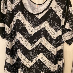 LuLaRoe Classic Tee